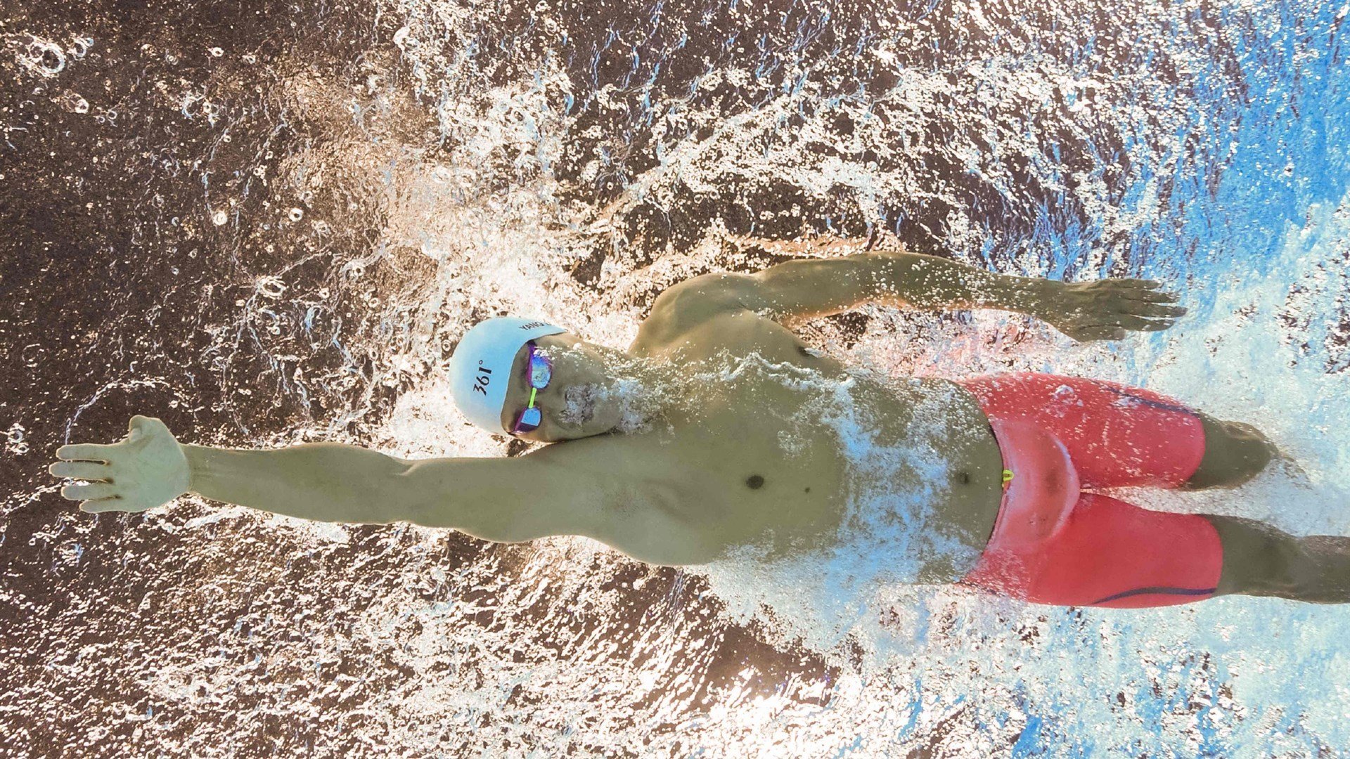 _远征马拉松：穿越荒漠与丛林的极限体验_，征战马拉松