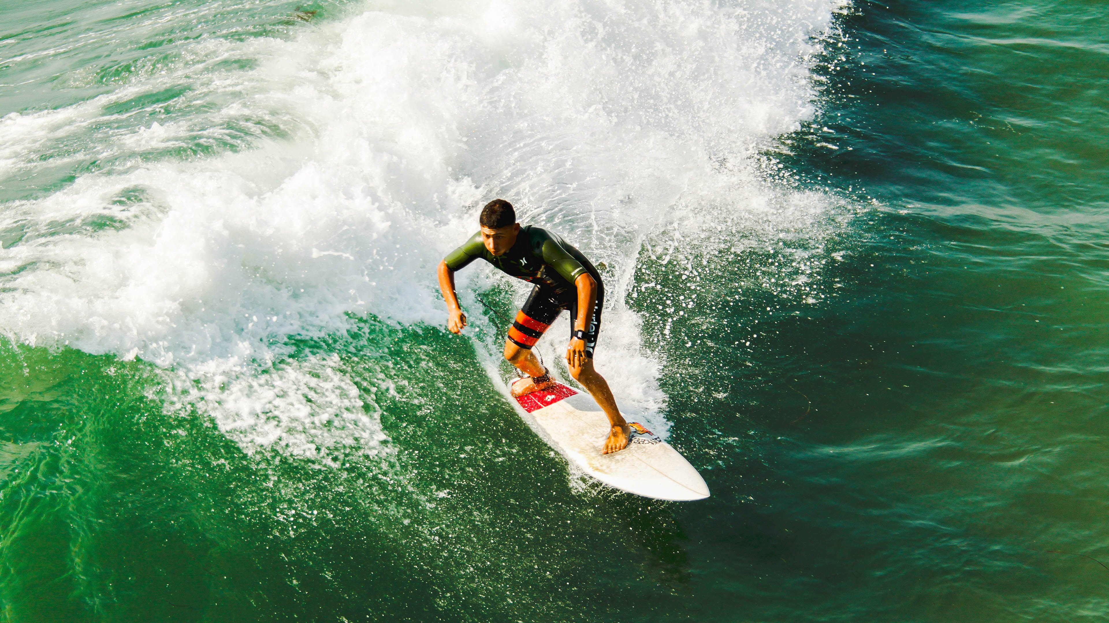 _远征马拉松：穿越荒漠与丛林的极限体验_，征战马拉松